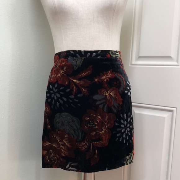 SOLD Band of Gypsies Velvet Floral Mini Skirt Size Large Black Burnt Sienna - Picture 6 of 12